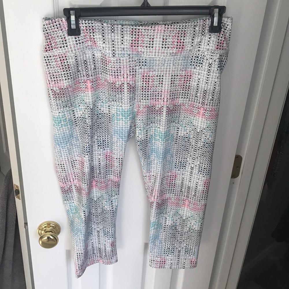Fabletics cropped yoga pant